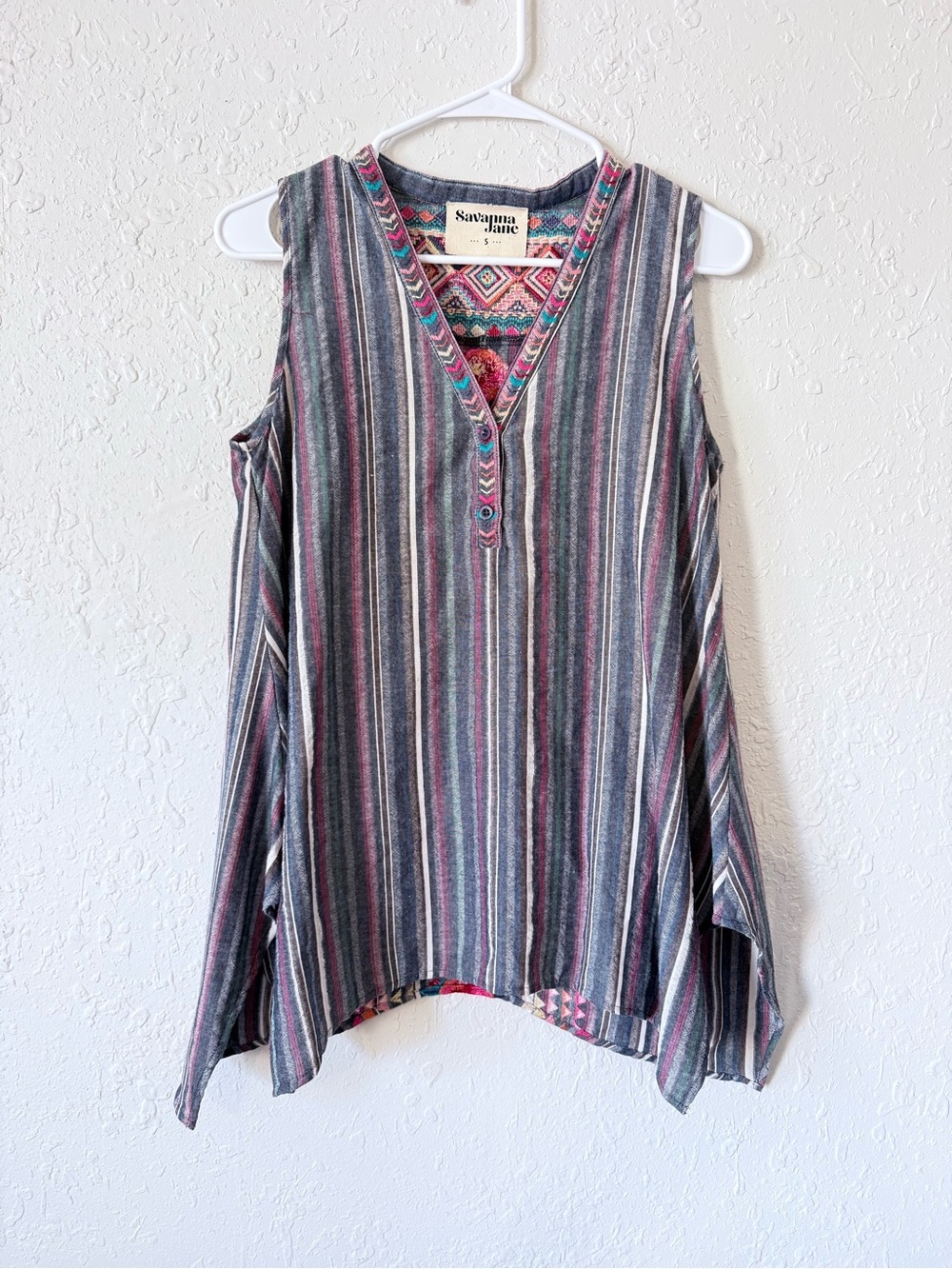 Savanna Jane Striped Embroidered Floral Sharkbite Hem Tunic Tank Small